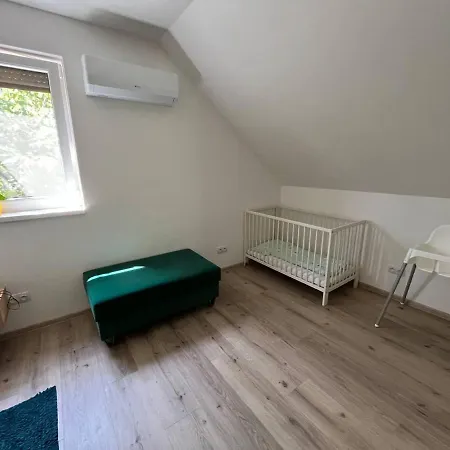 Dum C. 6 - Rekreacni Domy Milovice Vakantiehuis