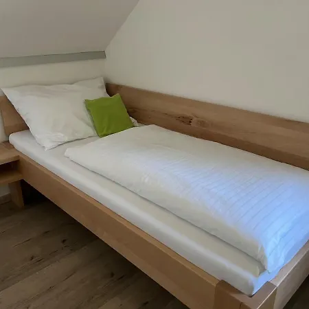 Dum C. 6 - Rekreacni Domy Milovice Vakantiehuis